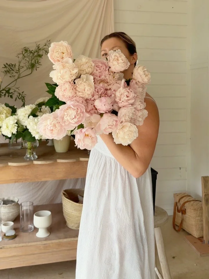 On today&rsquo;s agenda: arrange flowers for an event tomorrow, launch new classes, pack @ohflorastore orders, clean out van, care for tiny humans, don&rsquo;t get distracted by the Tasmanian grown peonies, don&rsquo;t get overwhelmed. 

Definitely t