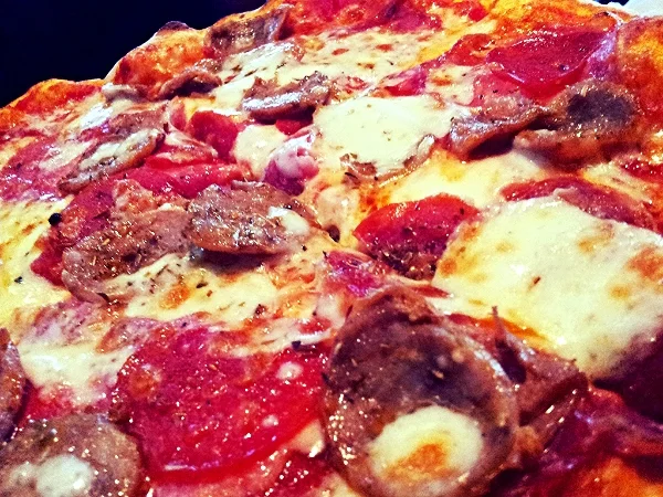 PIZZA!!!! Hold it, Fold it, EAT IT!!!!