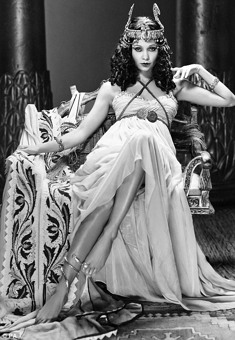 cleo newton 2.jpg