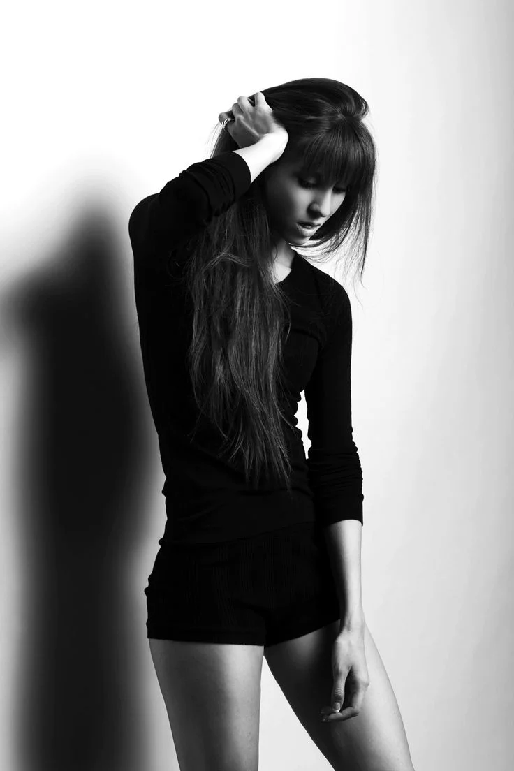 292a91426c2da8cad76640e0aa4936ee--shadow-photos-modeling-portfolio.jpg