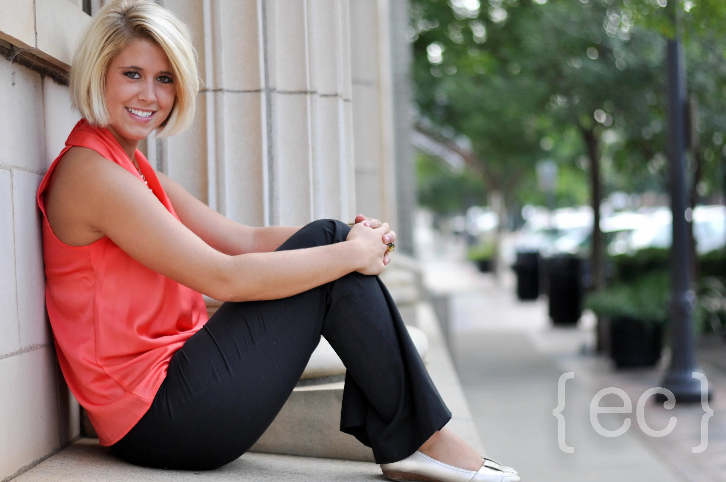 {headshots}sarahlockedowntownGreenville-1-3.jpg
