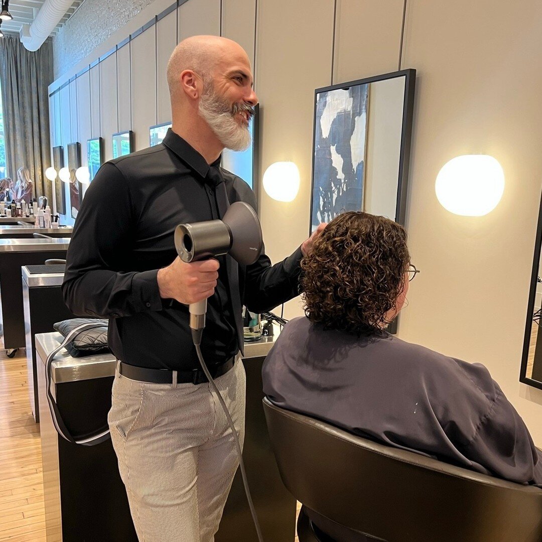 Meet Scott, aka @scottcutsmyhair. Scott is one of our senior stylists. Known for his exceptional attention to detail, he is recognized for his precise cutting techniques and specializes in short hair styles. Swipe to see some of our favorite looks by