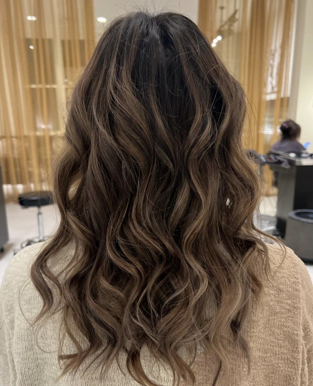 Beautiful dimensional brunette color by: @colorbyhaley_chicago⁠
Styled by: @stylebyalan⁠
⁠
▪️ Book your next consultation/appointment today! Click &ldquo;contact&rdquo; in our bio!⁠
▪️ Tag us in your looks! #michaelandmichaelsalon⁠
.⁠
.⁠
.⁠
.⁠
#chica