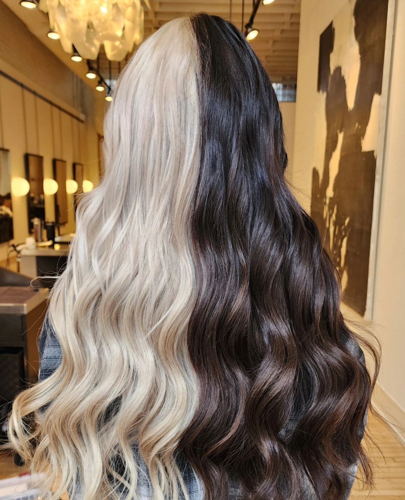 Extensions? Where?! @katerina.stephenson did an amazing job using @bellamihair volume weft extensions on this gorgeous client! If you are interested in trying extensions, schedule your next consultation with one of our talented stylists, today!⁠
⁠
▪️