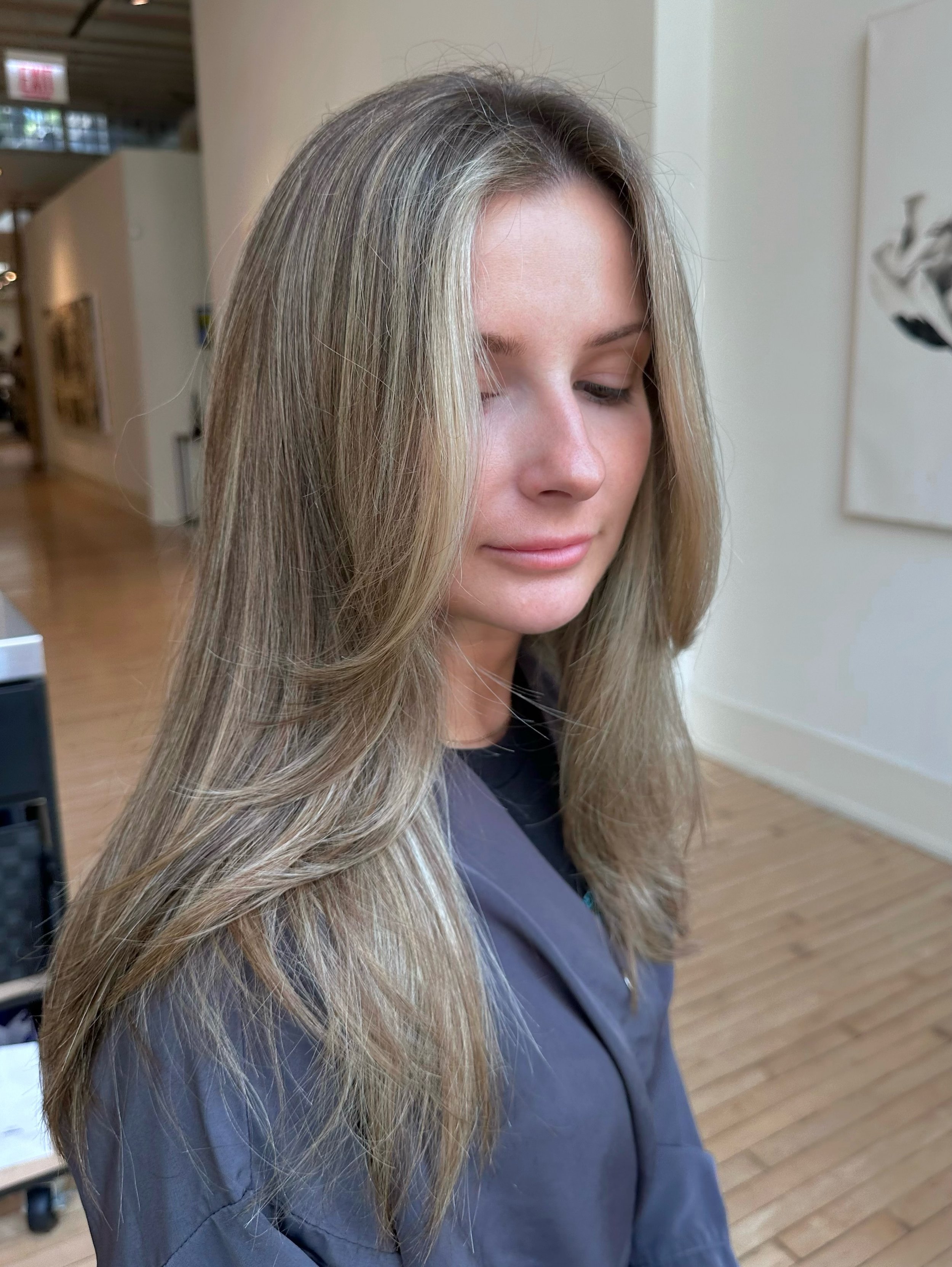 Faded foils and ready for Fall 🍂

Color by: @kp_colorist 

#michaelandmichaelsalon #chicagosalon #chicagohair