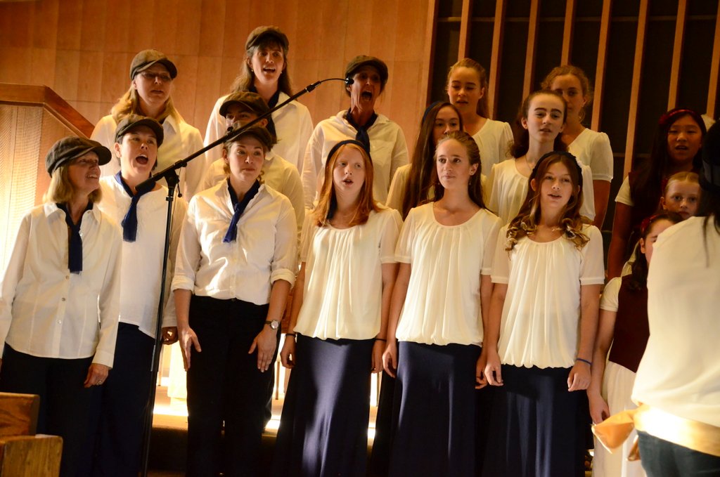 Performing at the 7th Annual Bija Children's Choir Harvest Benefit Concert, November 2016 at the Sebastopol Community Church