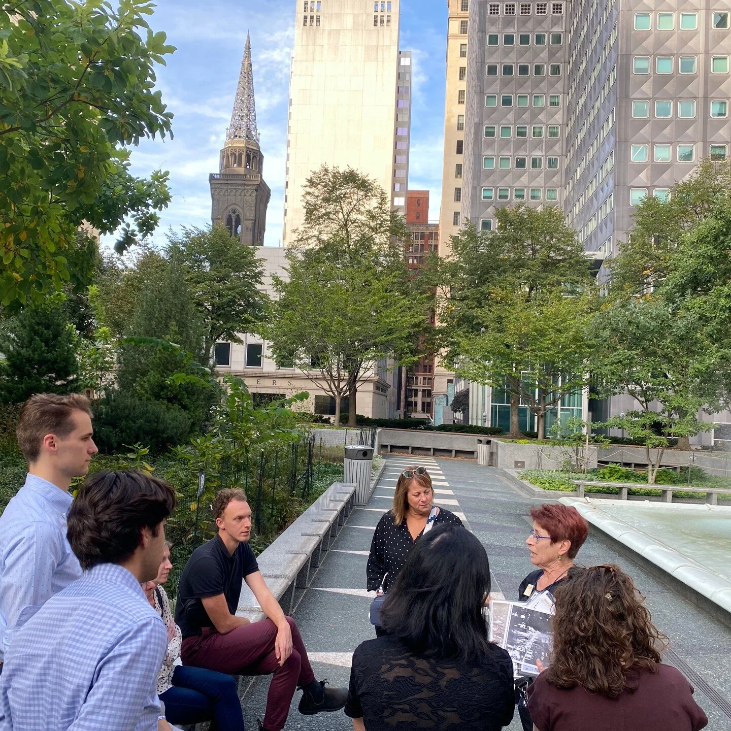 UDA would like to thank the Pittsburgh History and Landmarks Foundation for a fabulous tour of Downtown Pittsburgh's urban fabric.

Learn more about PHLF in the link in our bio.

@renewingcommunities #PHLF #Pittsburgh #UrbanDesign #Architecture #UDAa