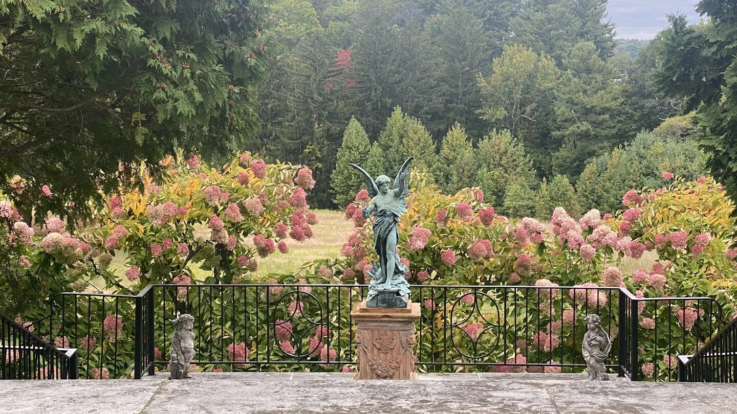 Views of Wilpen Hall

We enjoyed our time painting, sketching, and photographing the historic architecture, beautiful gardens, and the dramatic countryside.

#WilpenHall #SewickleyHeights #UDAsketchbook #UDAatelier #UDAstudio #Watercolor