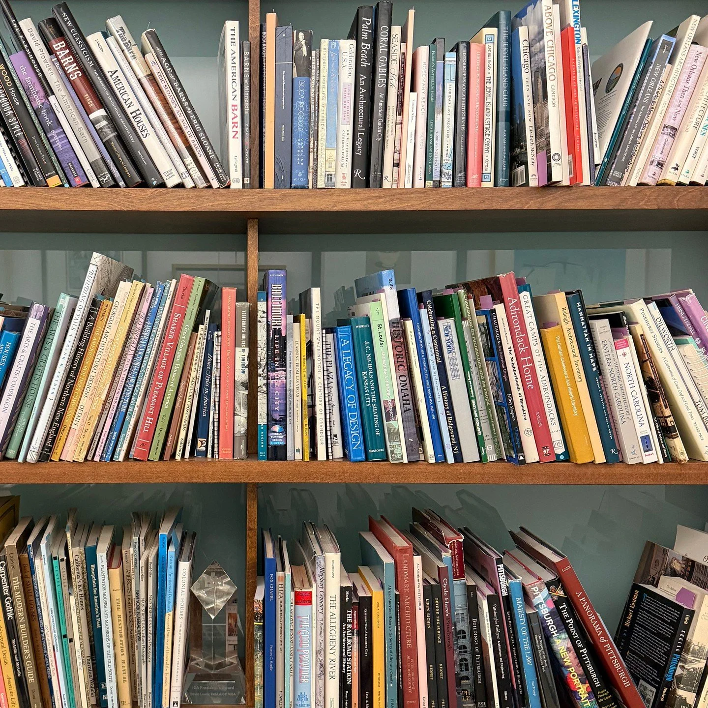 UDA's library has hundreds of books! We use the resource library whether we&rsquo;re designing, researching, or just exploring.
.
Drop your favorite book below!
.
#UrbanDesign #DesigningByEar #UDAstudio #UDAProcess