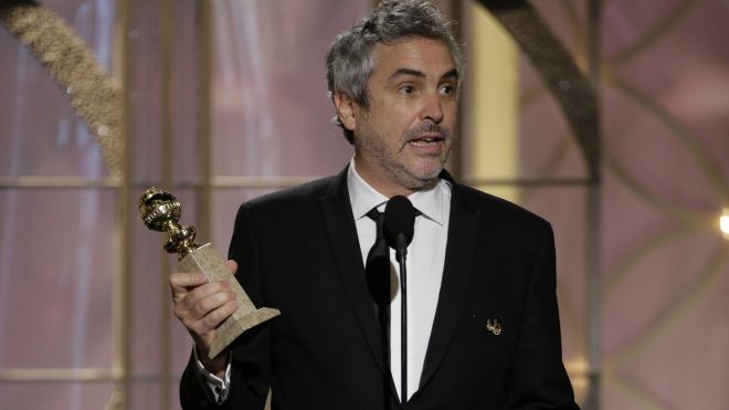 Alfonso Cuaron accepts Golden Globe for Best Director 
