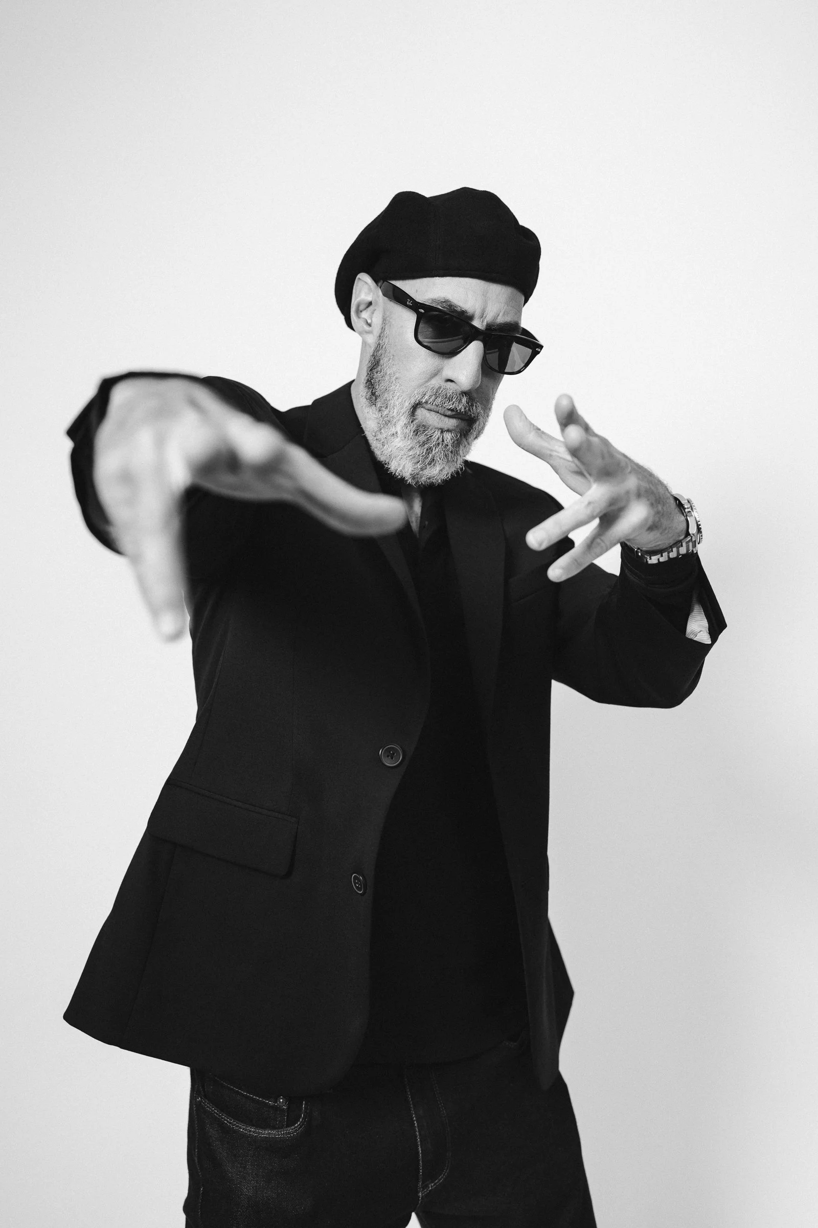 Mike Gil (01).jpg
