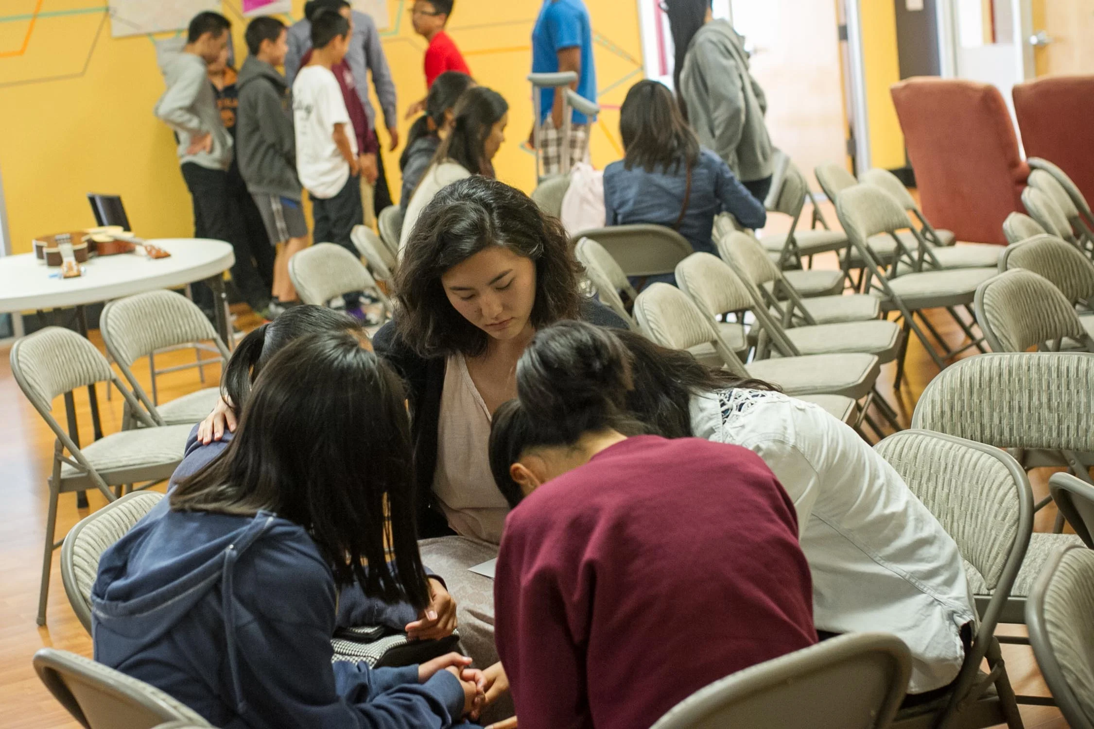 Afterwards, the students presented their thank you cards to their Klesis DT teachers for all of their hard work this past semester and got to pray and receive prayer from them.
