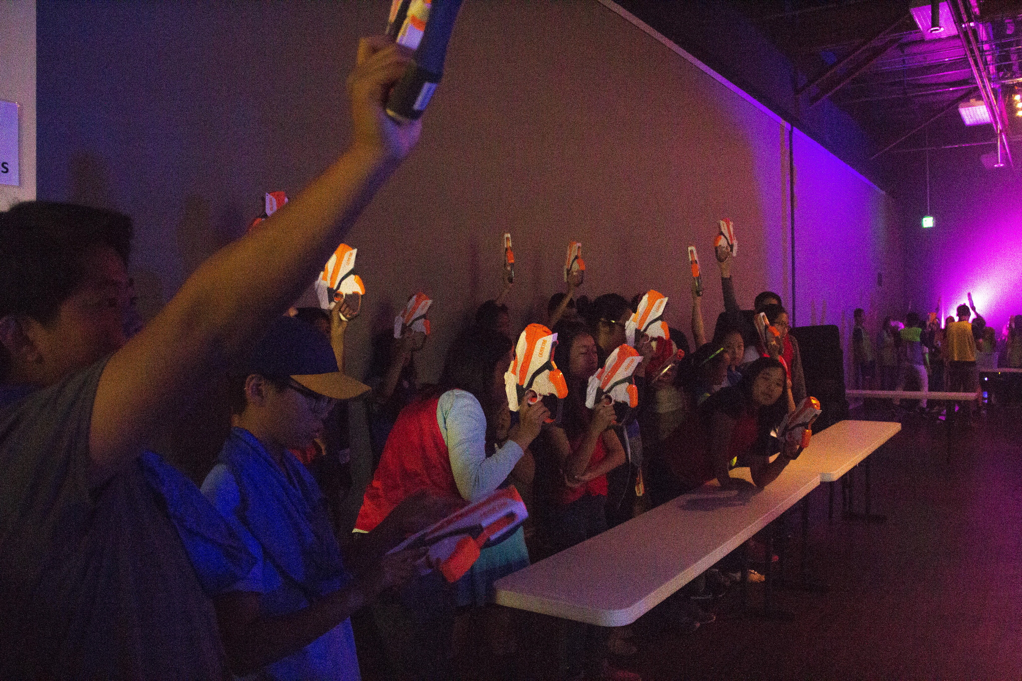 Team Blue&Red signal that they're ready to go!