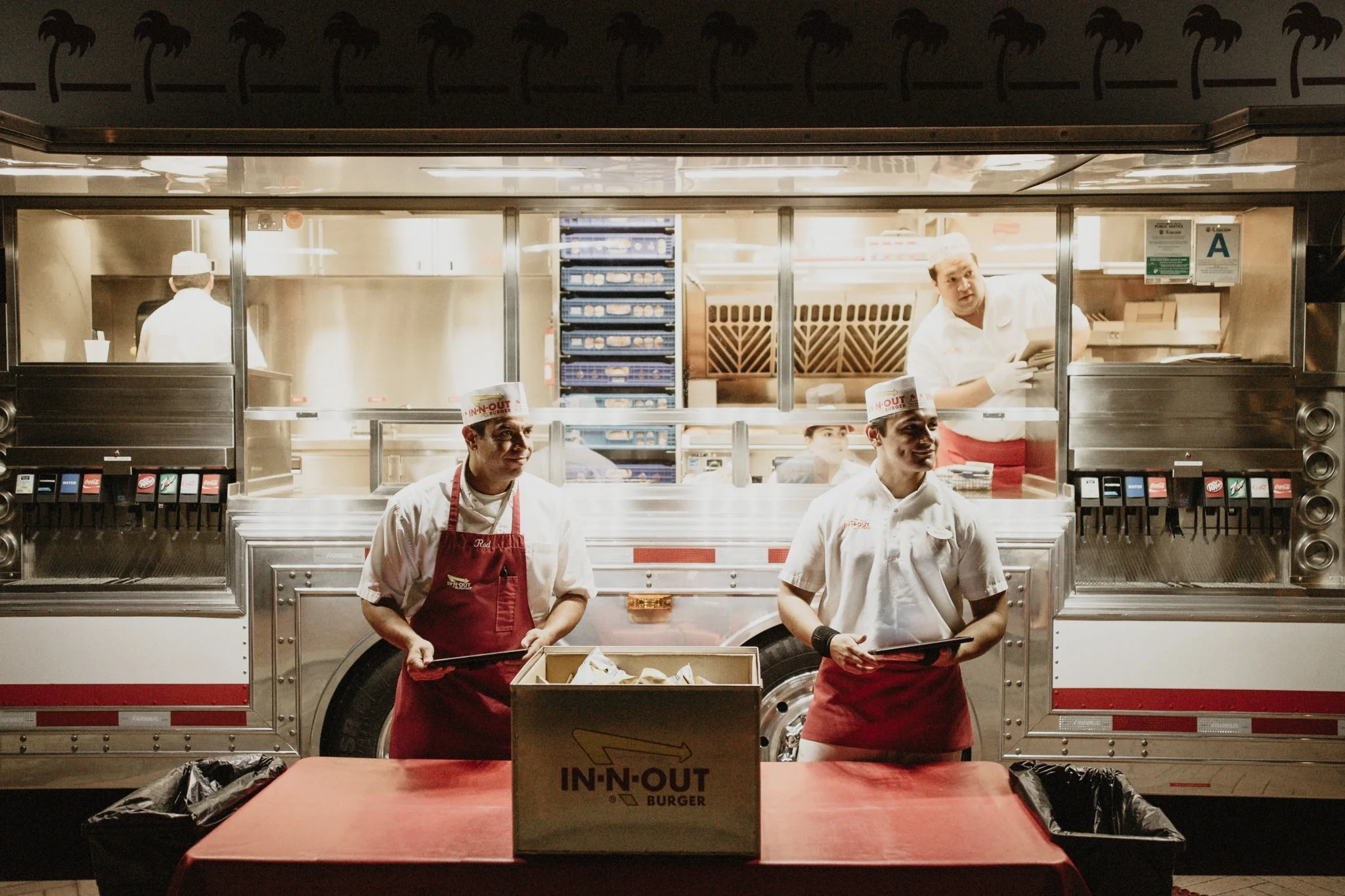 082-in-n-out-food-truck.jpg