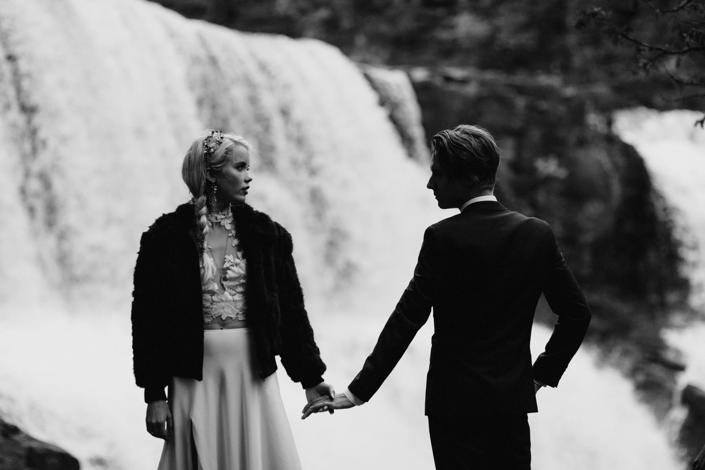 88-Gooseberry-Falls-Camping-Wedding.jpg