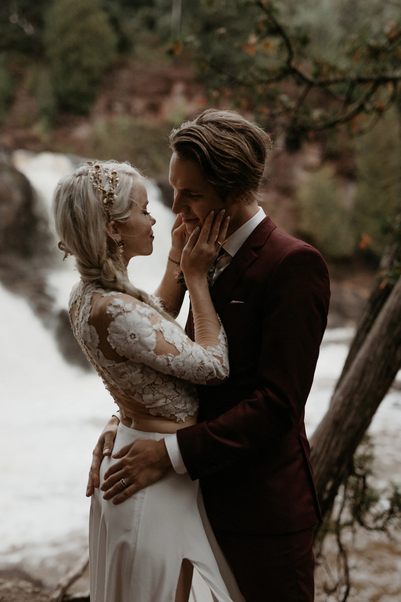 90-Gooseberry-Falls-Camping-Wedding.jpg