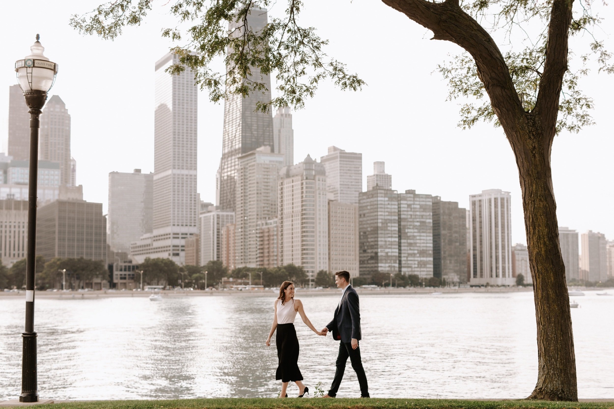 1_Downtown-Chicago-Engagement-Photos-at-Milton-Lee-Olive-Park.jpg