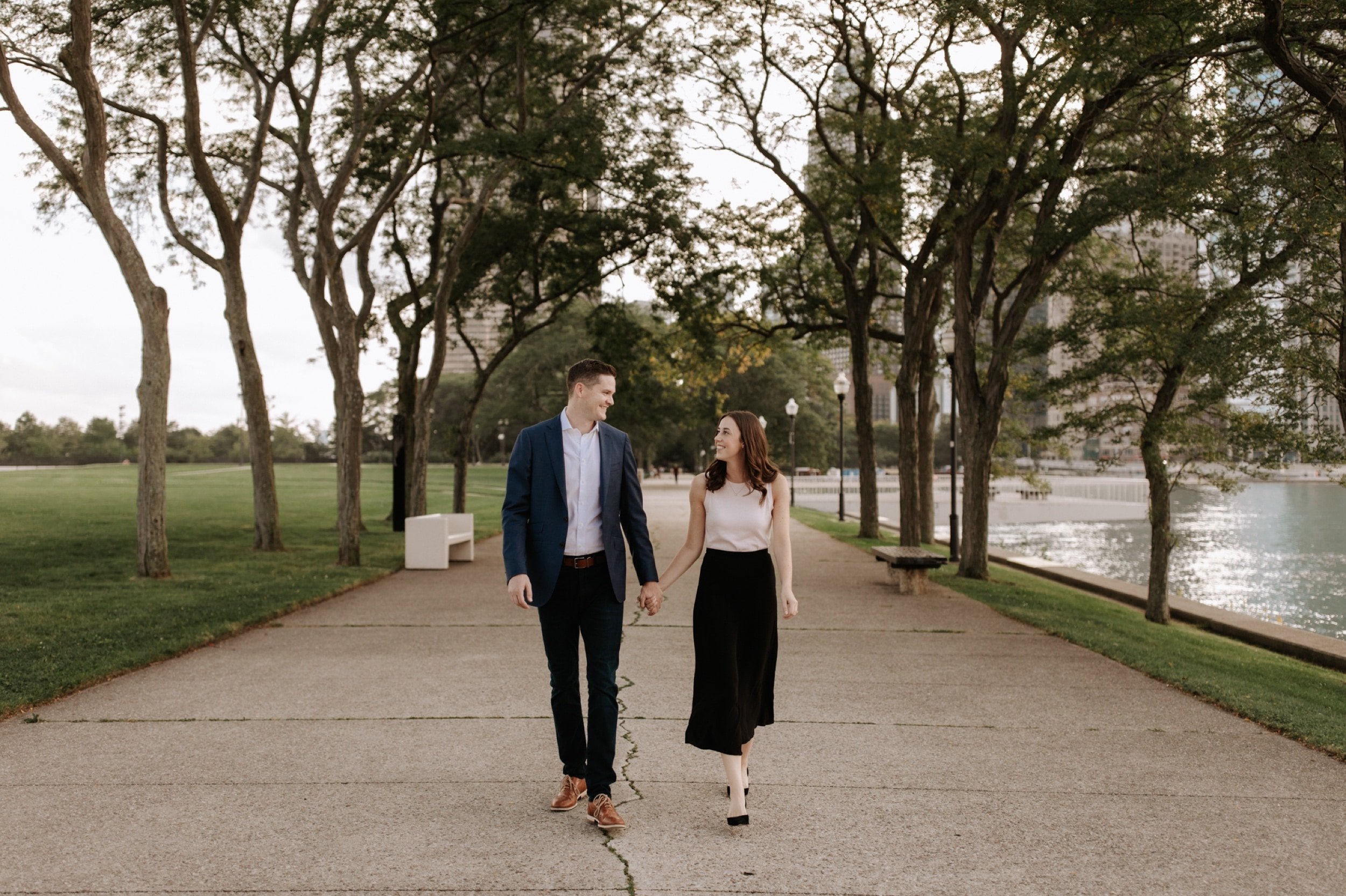 12_Downtown-Chicago-Engagement-Photos-at-Milton-Lee-Olive-Park.jpg