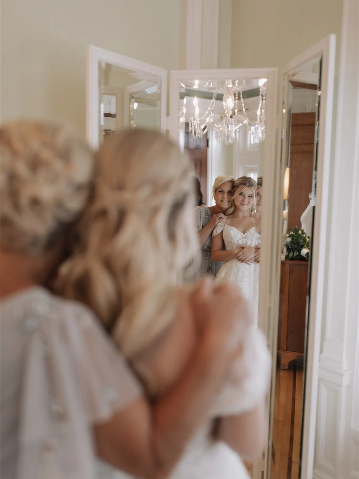 To all the mothers behind the scenes of a wedding day, Happy Mother&rsquo;s Day 💐🌷