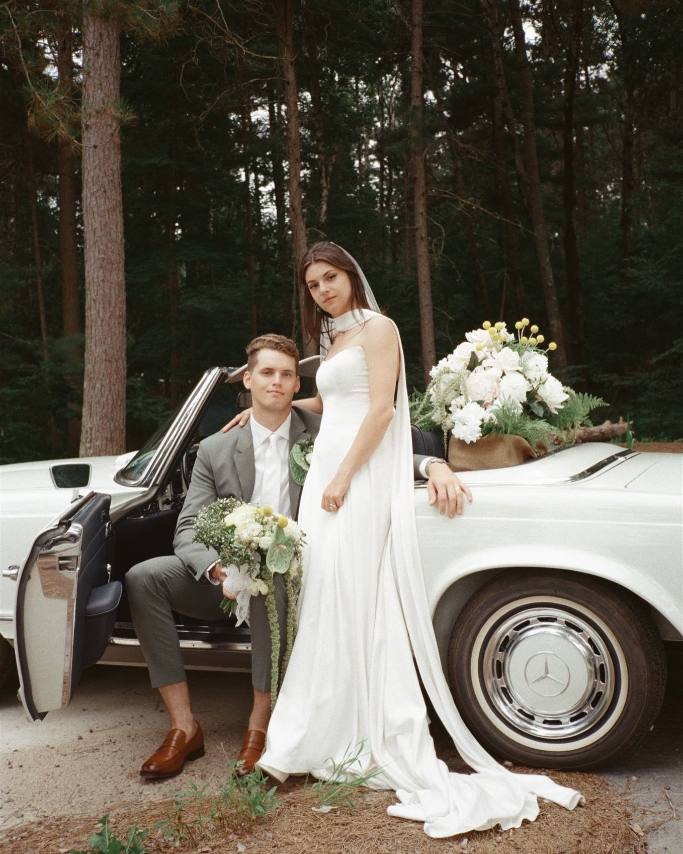 Maxwell + Sabrina | Moments captured on film 🎞️ 

Venue: @catalyst.naturelink 

#filmweddingphotography 
#minnesotawedding