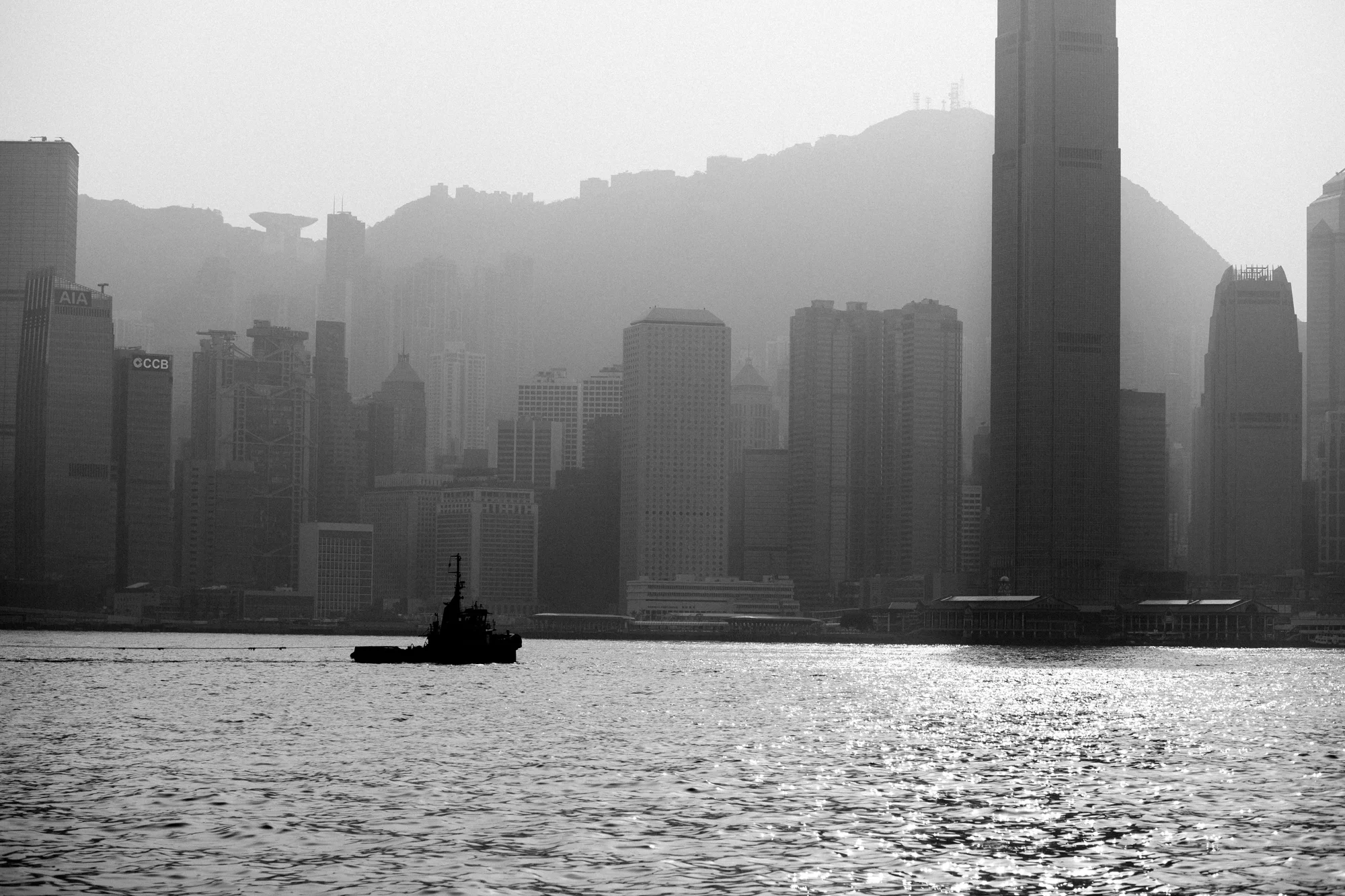 Between Hong Kong Island and Kowloon is Victoria Harbour, where hundreds of vessels traverse each year.