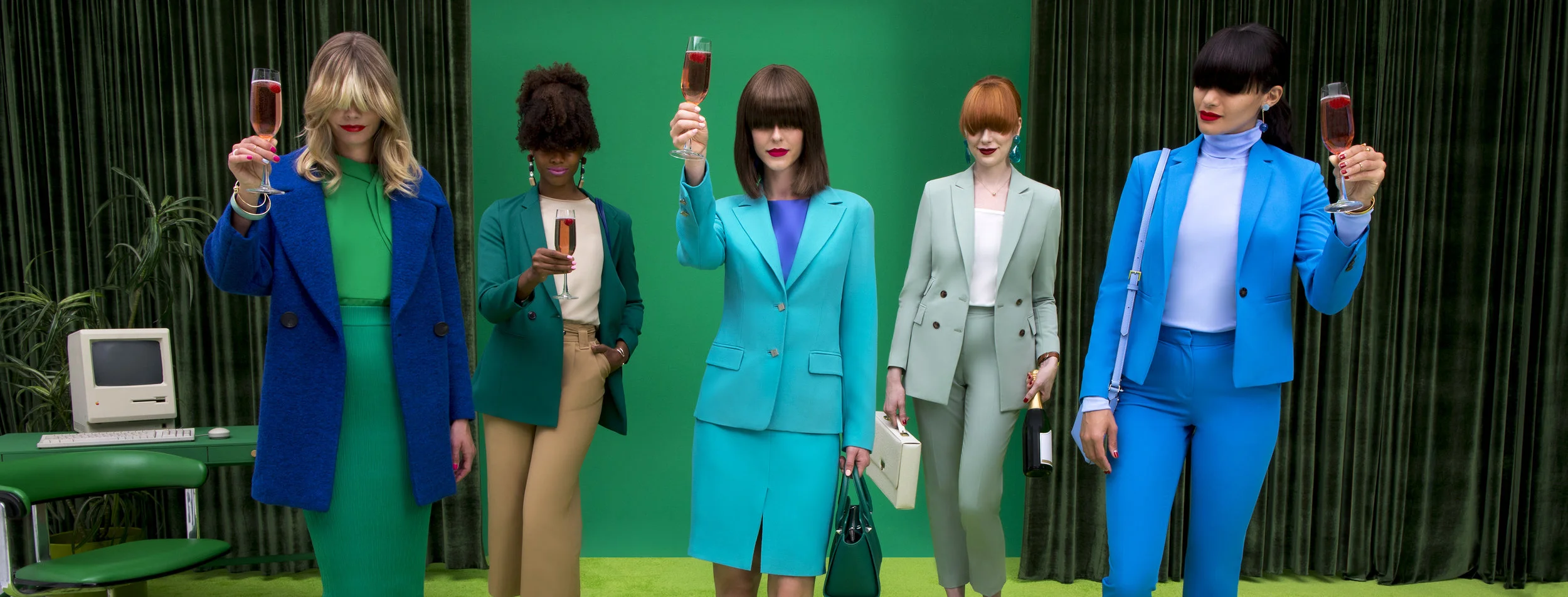 LADY_BOSS_GROUP_POSE_04_TOAST_0045 -V3.jpg