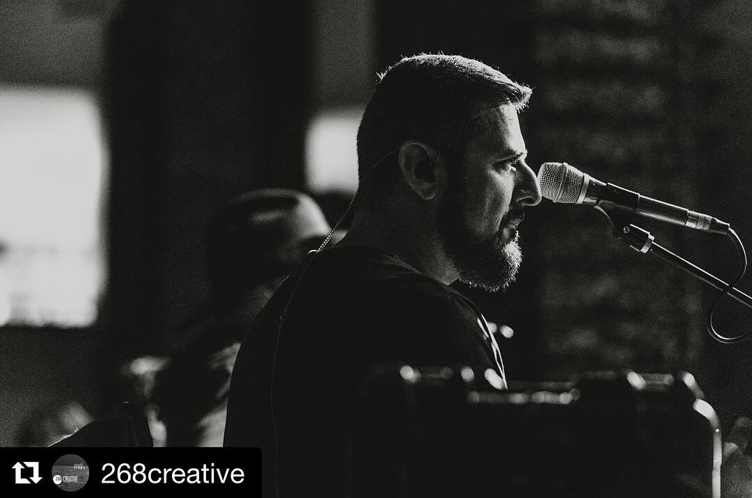 #Repost @268creative
・・・
A gentleman and a scholar @play2and4  @ags1964_  @meinlpercussion #percussion #tonyking #meinl #drummer #drummers #music #hyatt  #arizona #funnyguy #monochromatic #monochrome @hyattscottsdale #canonphotography #canon #livemus