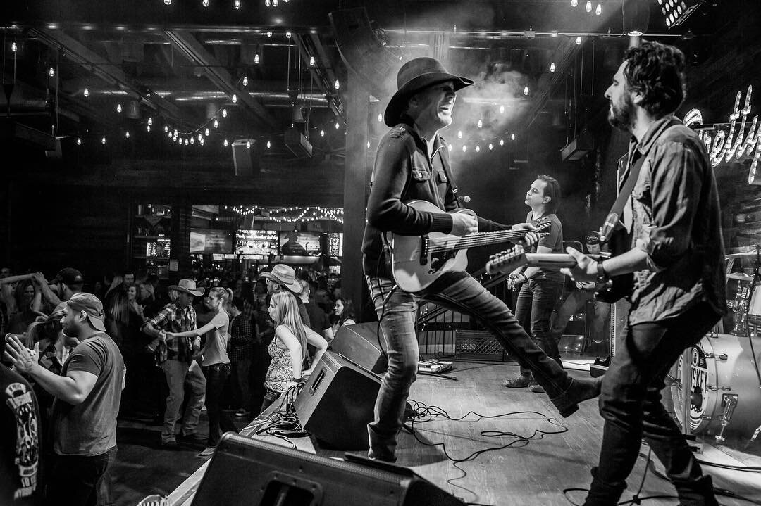 The countdown till the weekend is almost here. Come on out to @whiskeyrowgilbert  tomorrow 5pm-7pm  for some live music and happy hour specials.  Let&rsquo;s get this weekend started out right
.
.
.
.
.
.
.
.

#whiskeyrow #happyhour #weekend #whiskey