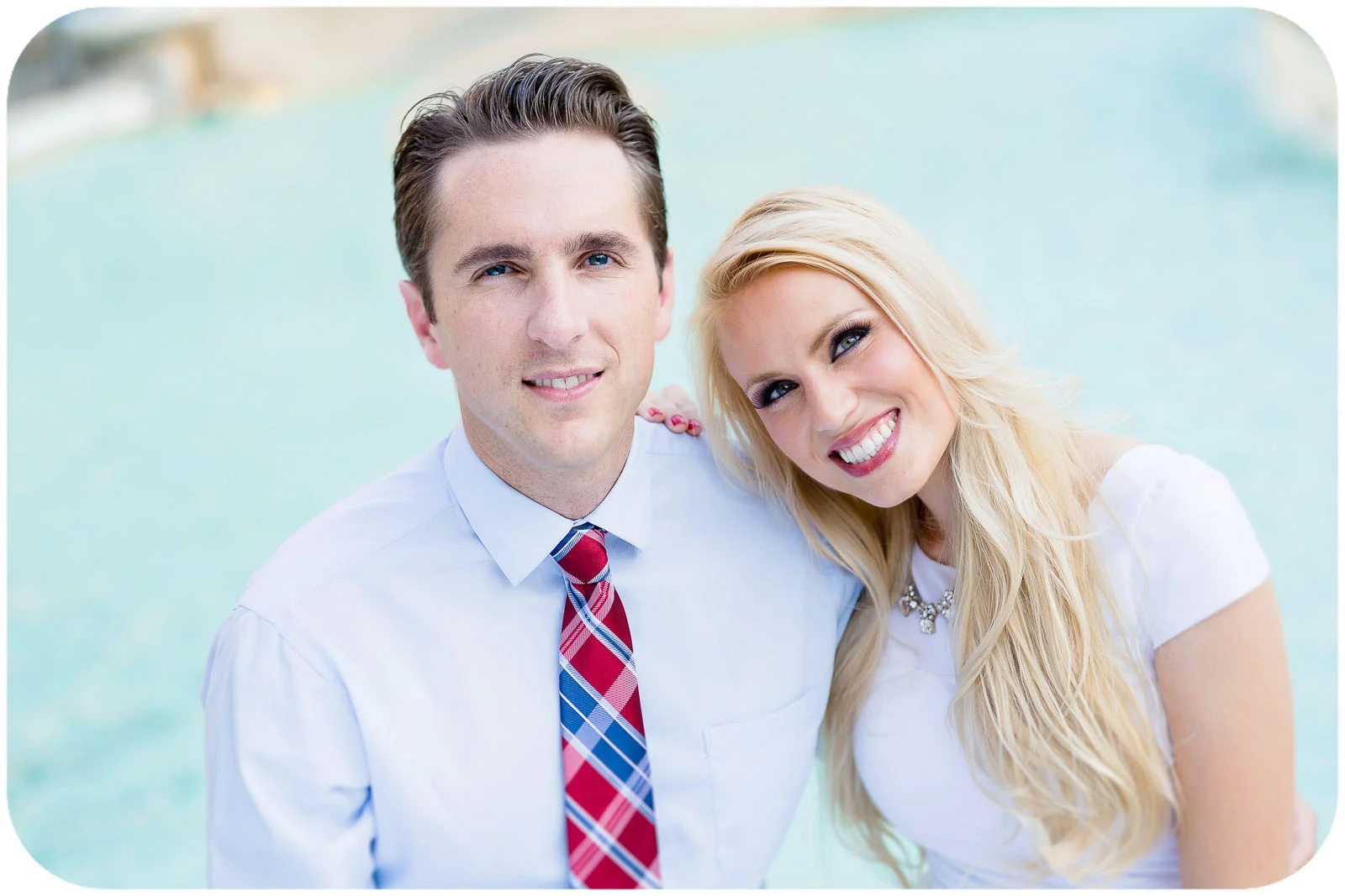 00-fun-monument-circle-downtown-indianapolis-engagement-photos.jpg