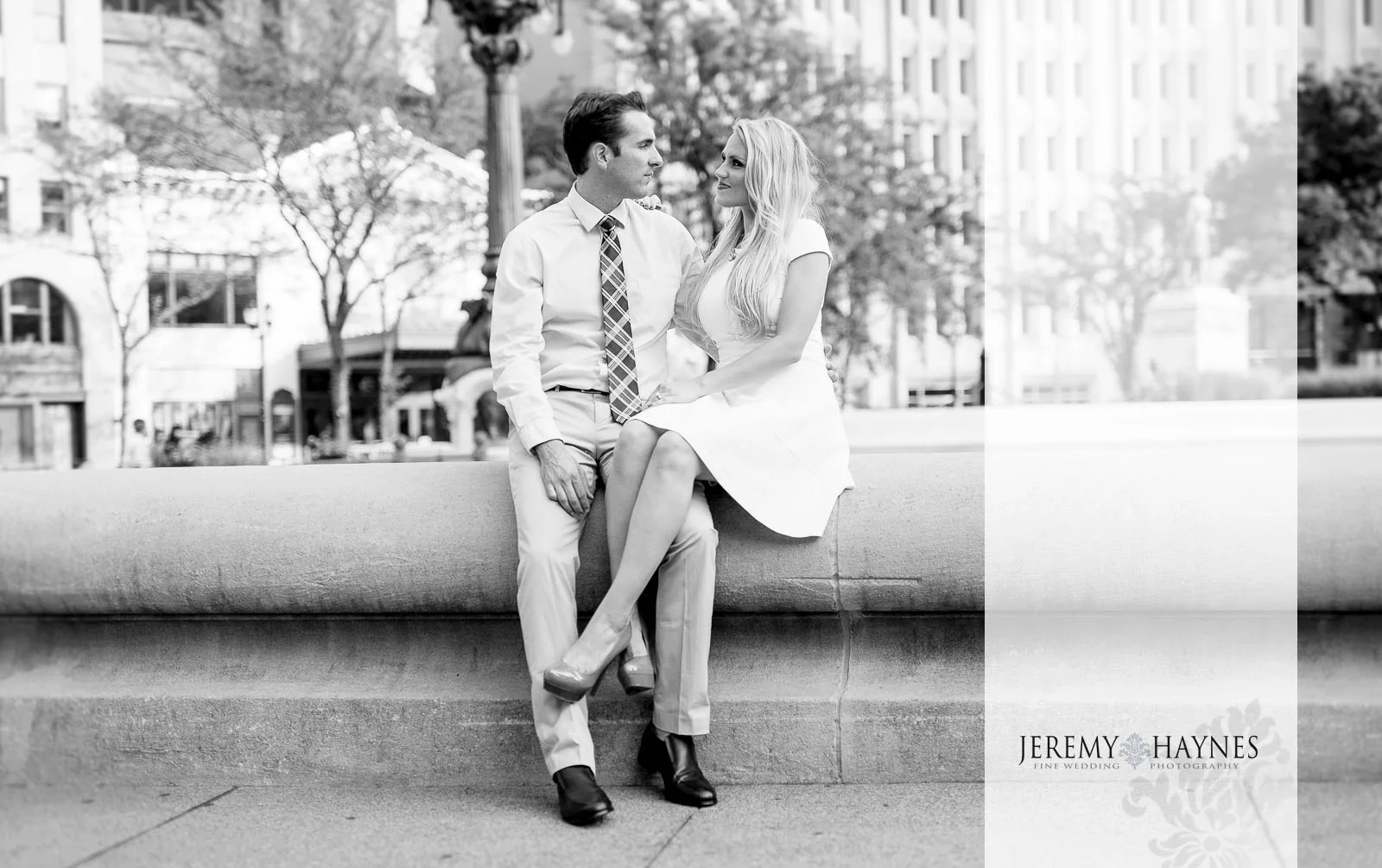04-fun-monument-circle-downtown-indianapolis-engagement-photos.jpg