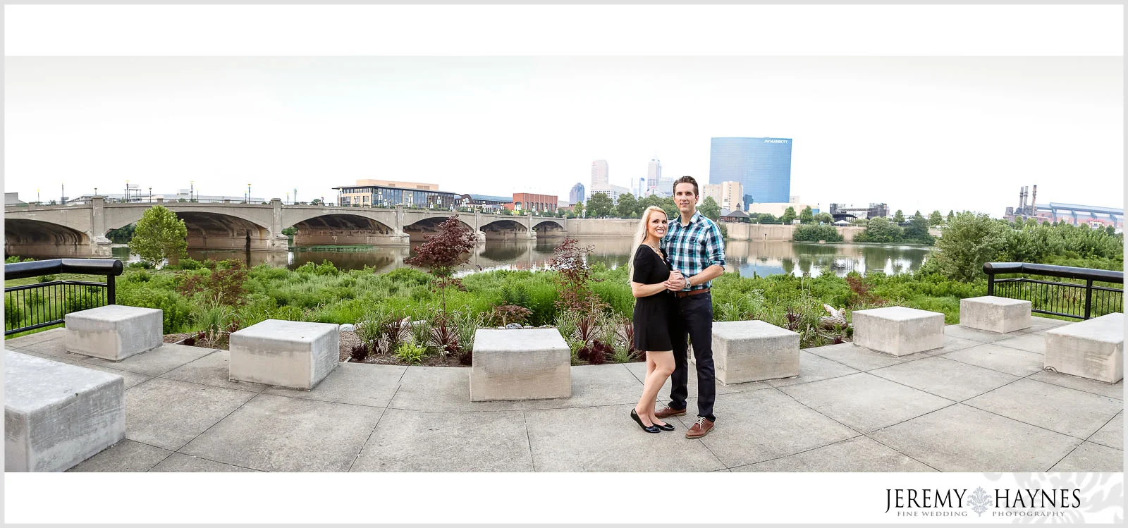 18-sunset-canal-indianapolis-engagement-photos.jpg