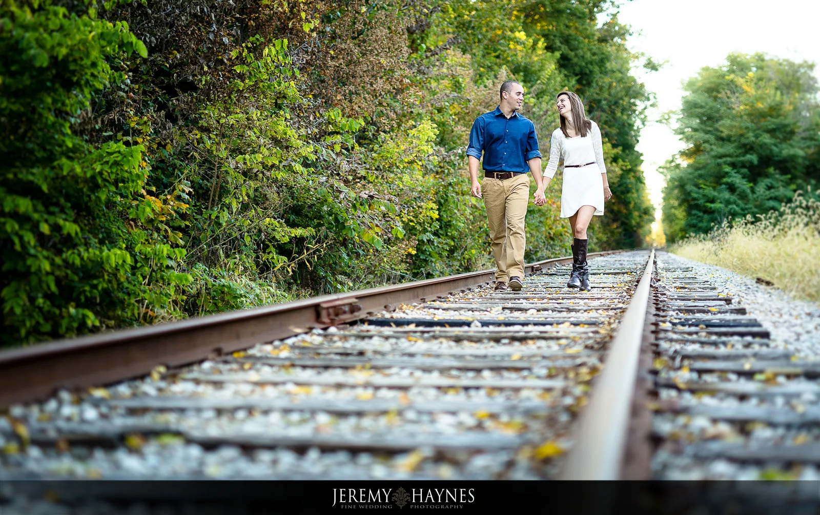 8-forrest-park-noblesville-engagement-photographer.jpg
