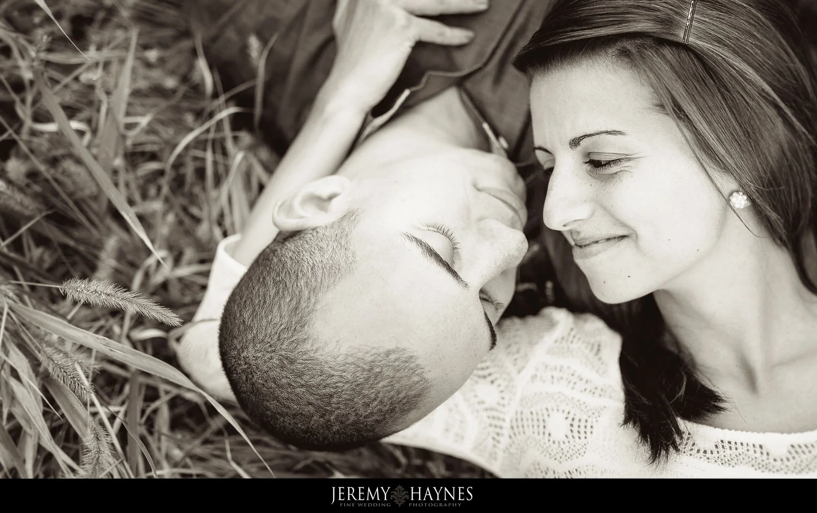 12-forrest-park-noblesville-engagement-photographer.jpg