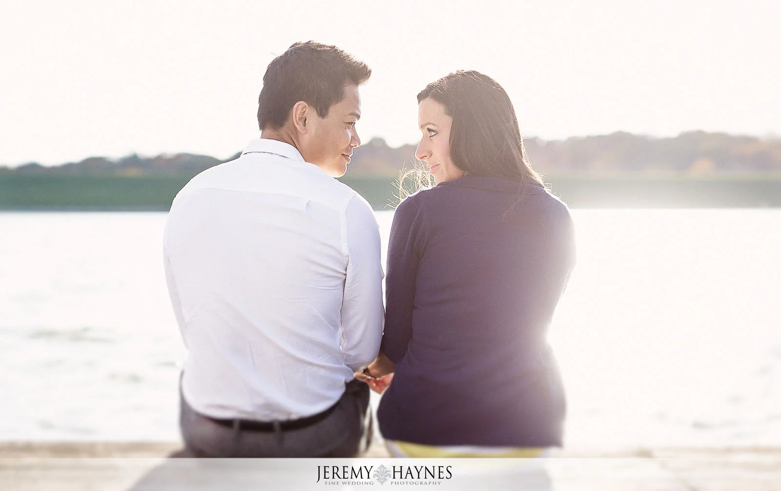 06-rick's-cafe-boatyard-indianapolis-engagement-photo-ideas.jpg