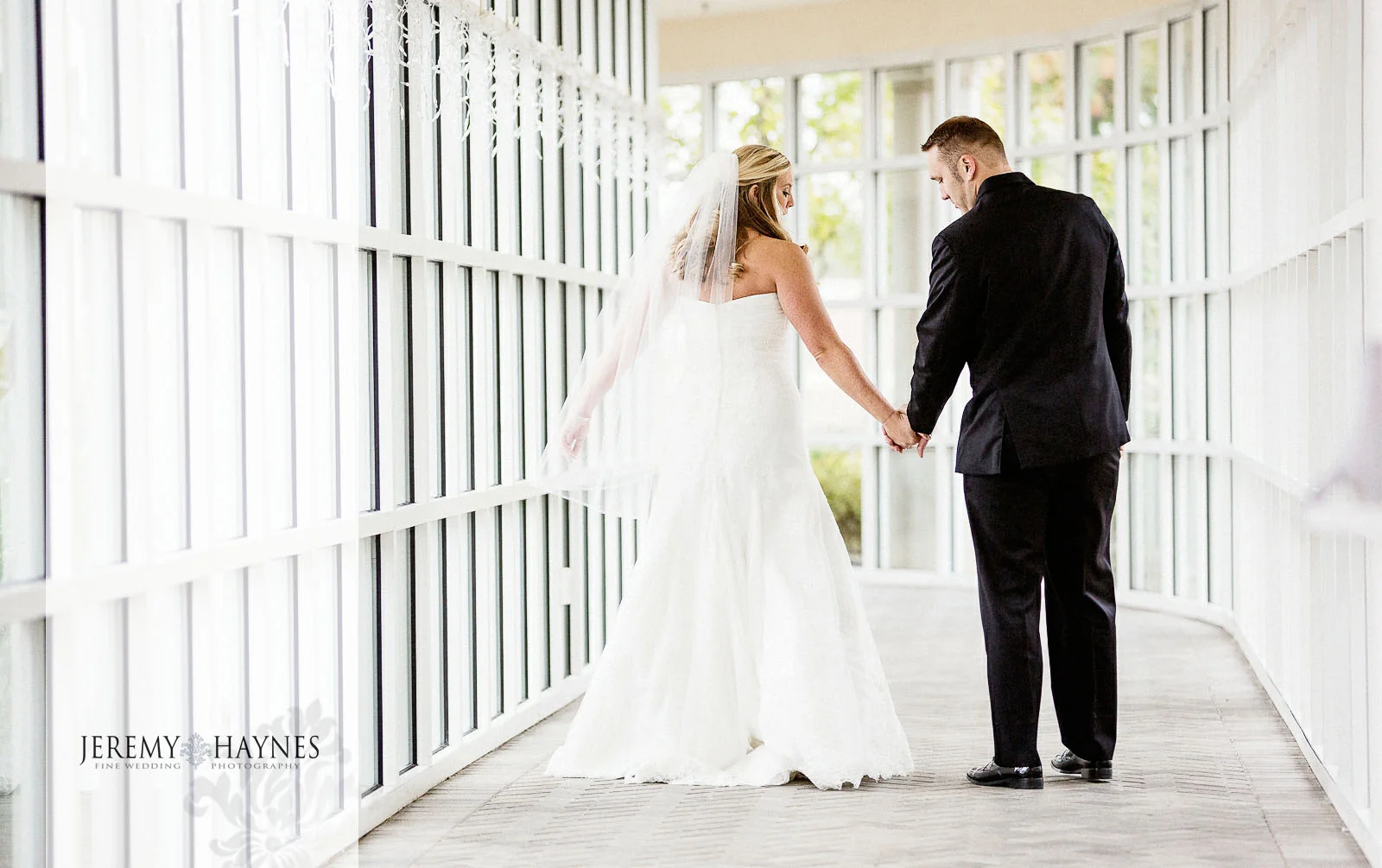 08-community-life-center-indianapolis-wedding-photographers-candid-bridal-couple-pictures.jpg