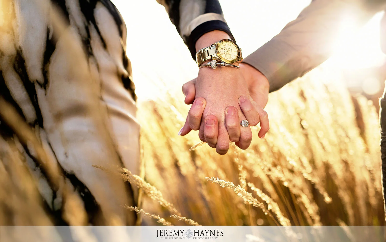 04-romantic-downtown-indiana-central-canal-indianapolis-engagement-photo-ideas.jpg