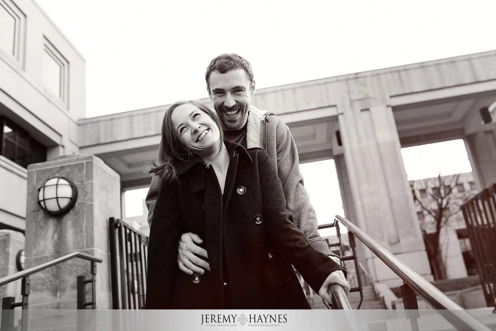 09-canal-walk-downtown-indianapolis-city-engagement-photos.jpg