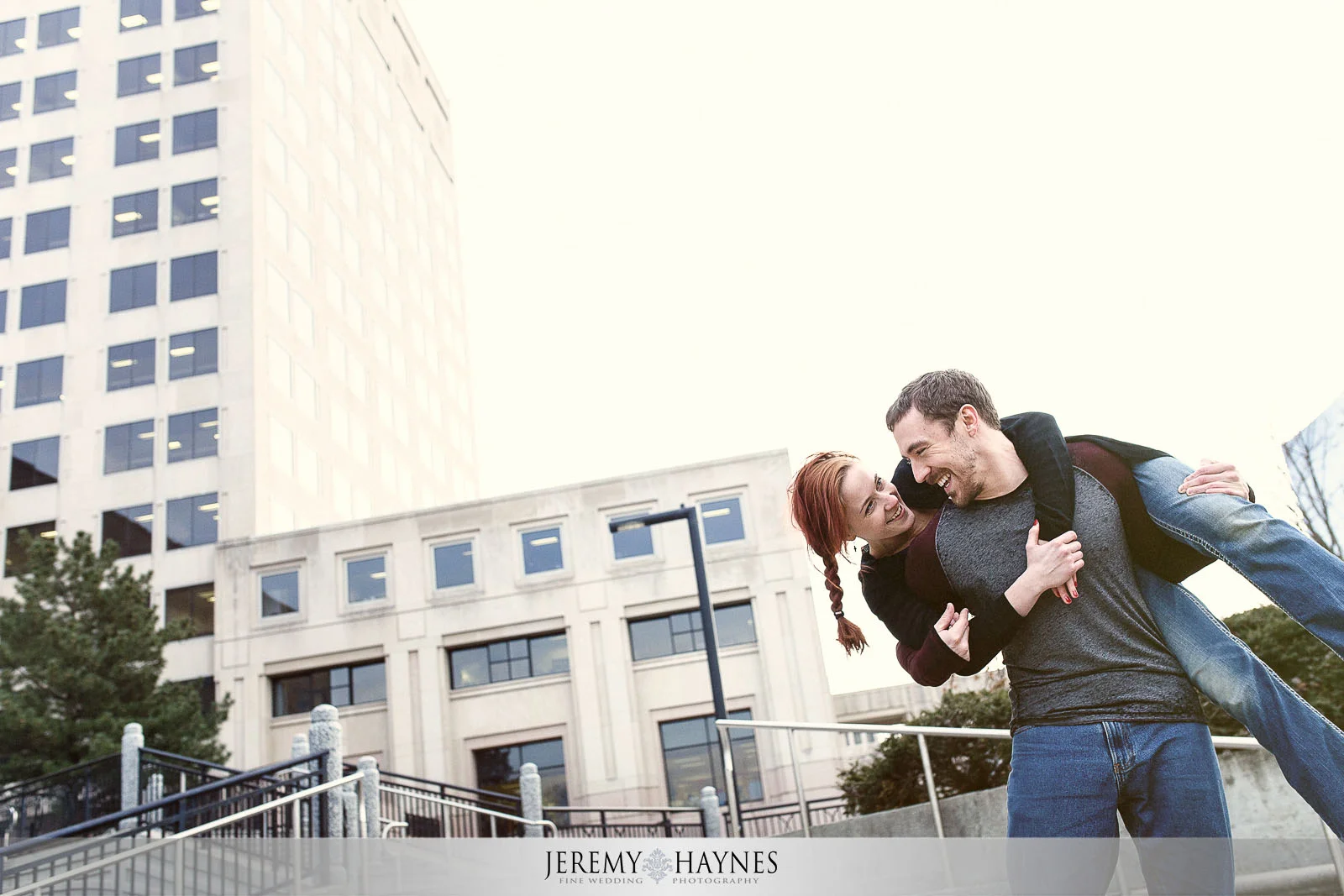 14-canal-walk-downtown-indianapolis-city-fun-engagement-photos.jpg