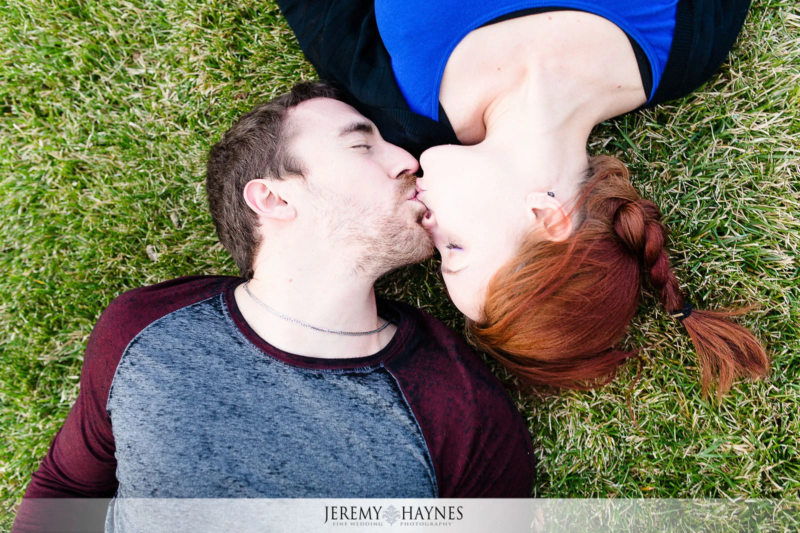 13-canal-walk-downtown-indianapolis-city-fun-engagement-photos.jpg