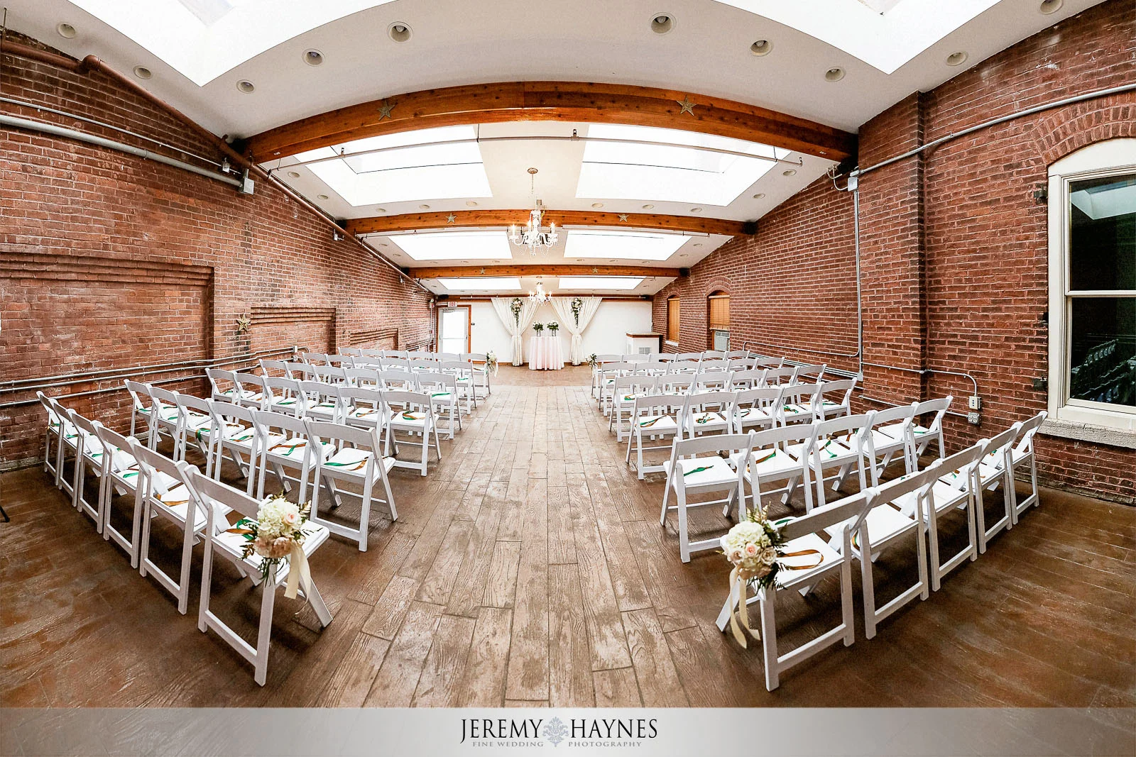 14-mill-top-banquet-conference-center-noblesville-wedding-photography.jpg