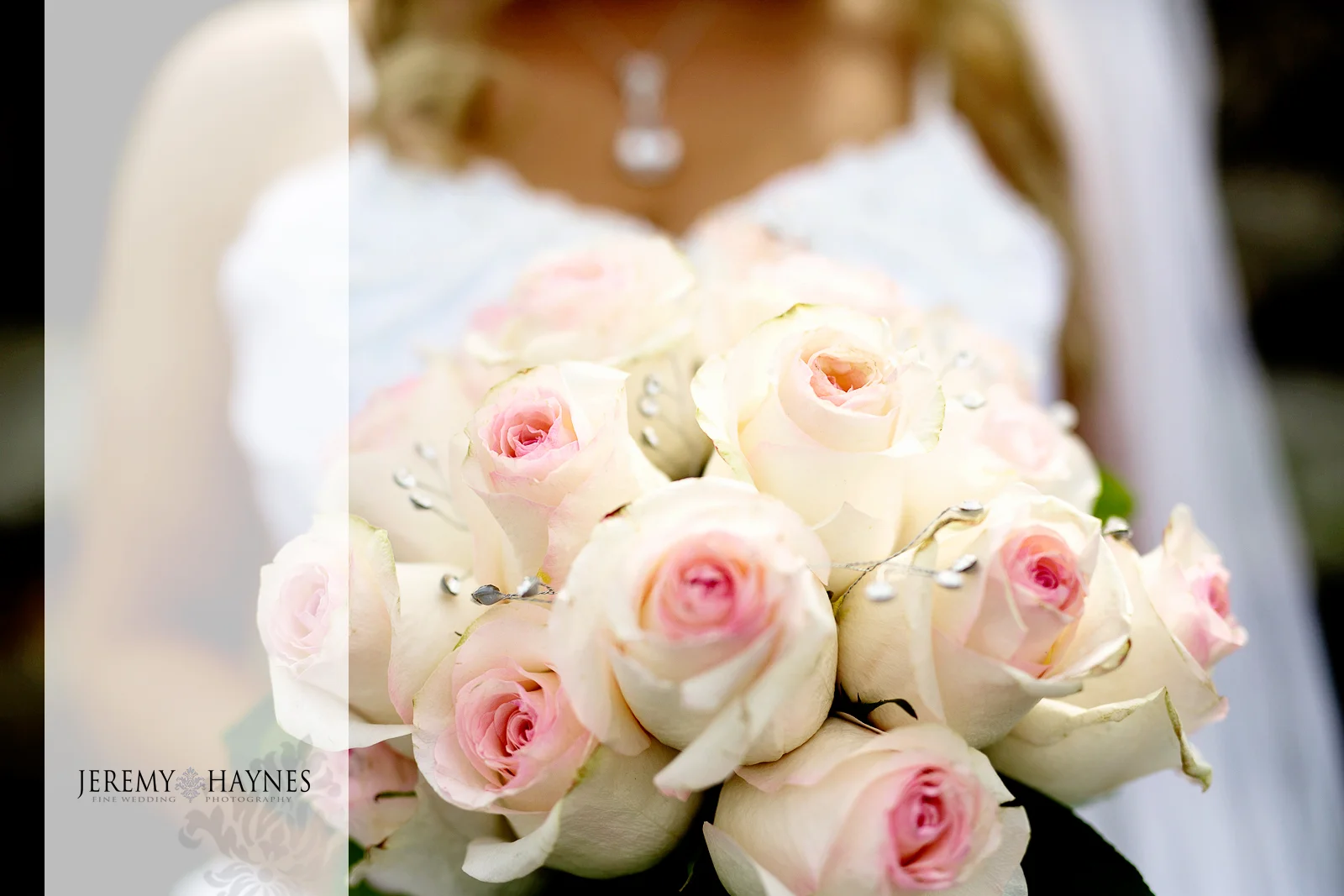 16-plum-creek-golf-club-carmel-wedding-photographers-reception-bride-flowers.jpg