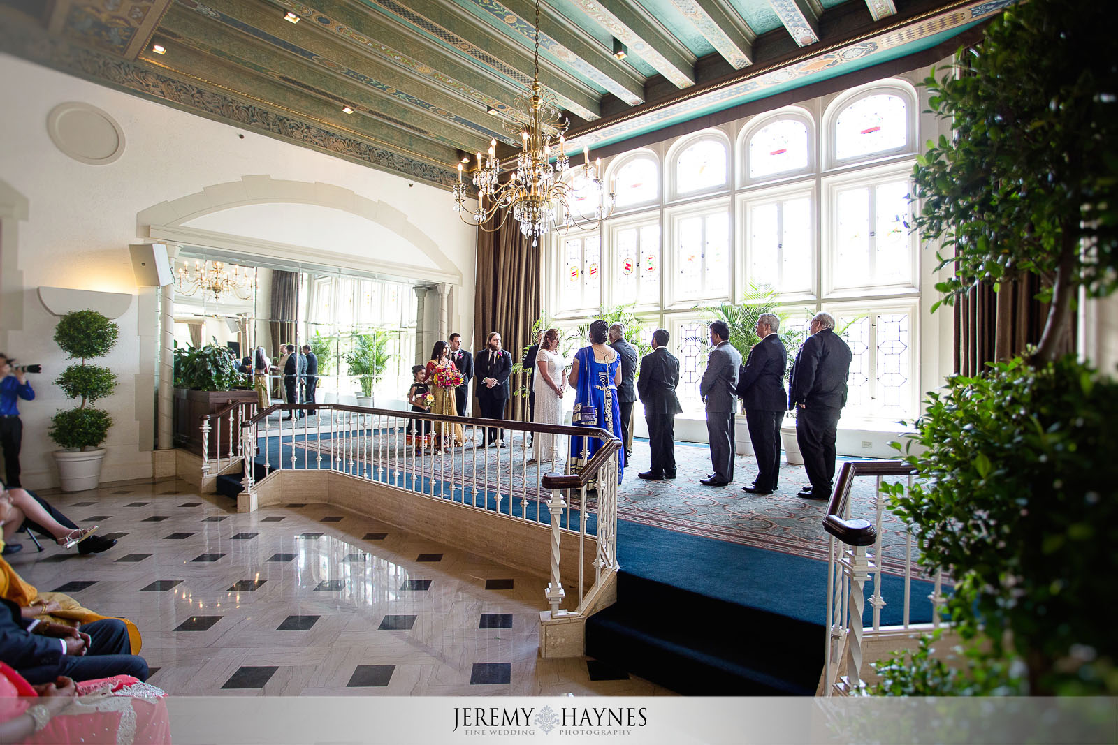 romantic-indianapolis-monument-circle-wedding-ceremony