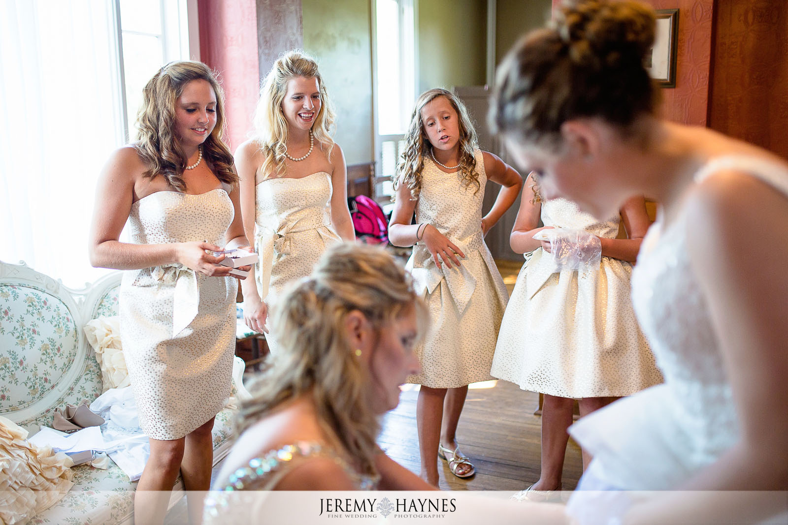 mustard-seed-gardens-bridesmaids-pictures