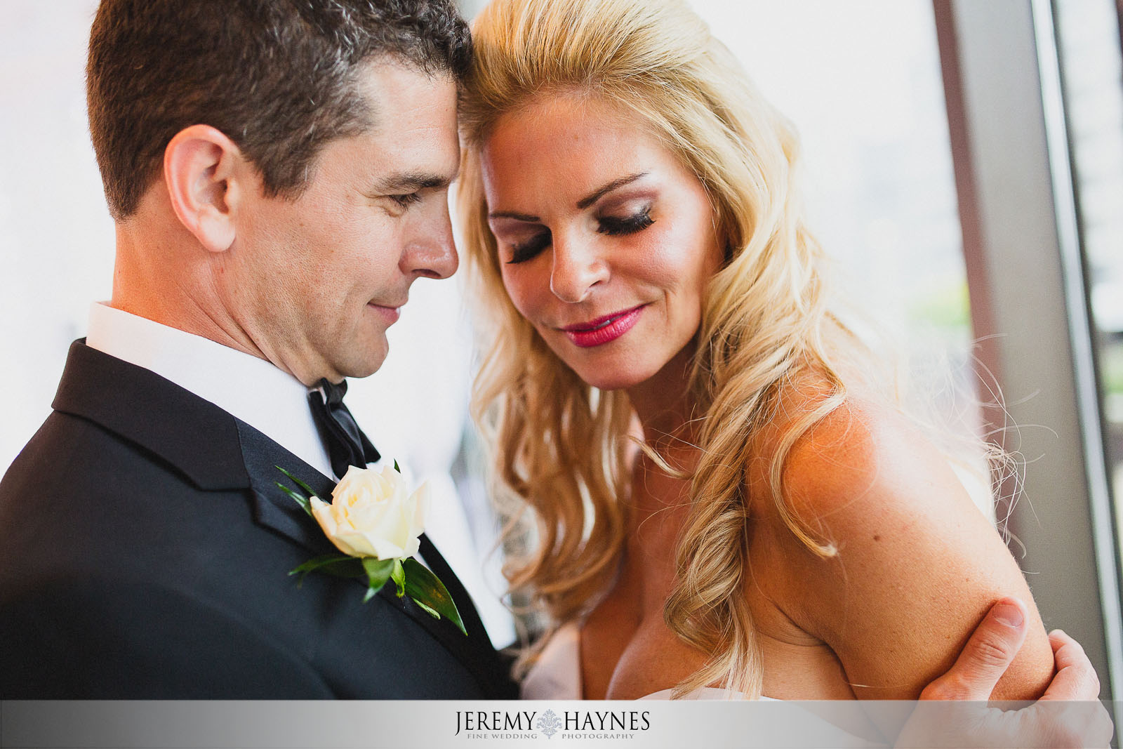 wedding-couple-photo-oasis-events