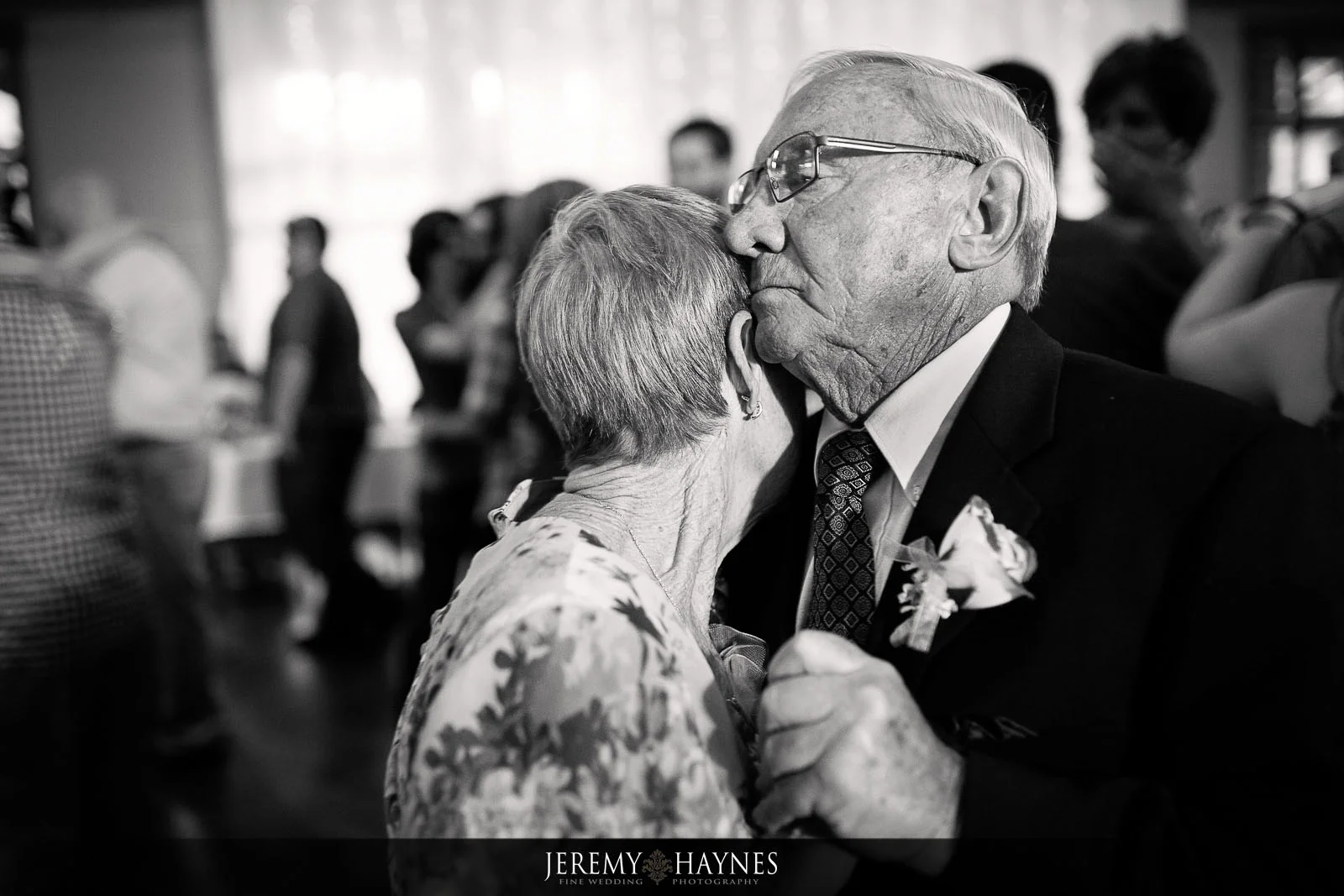 wedding-reception-dancing