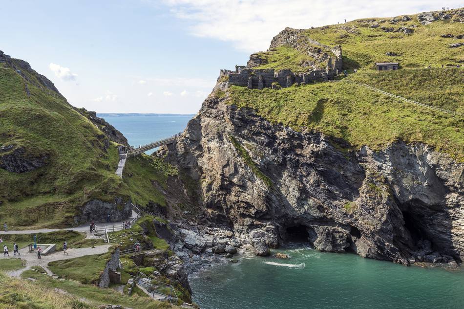 tintagel-rei-arthur.jpg