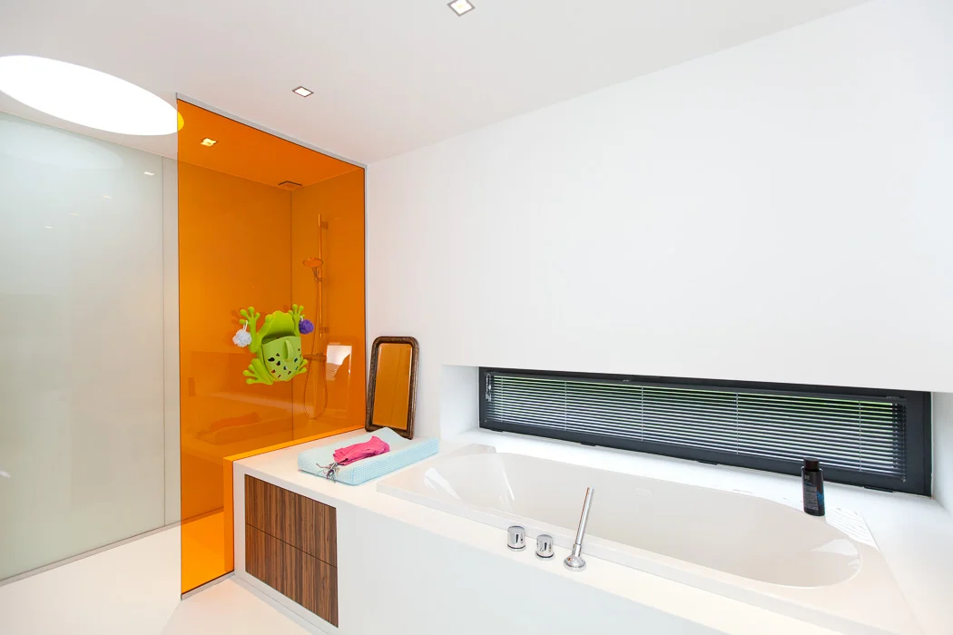 Foto van interieur met badkamer en douche in Antwerpen