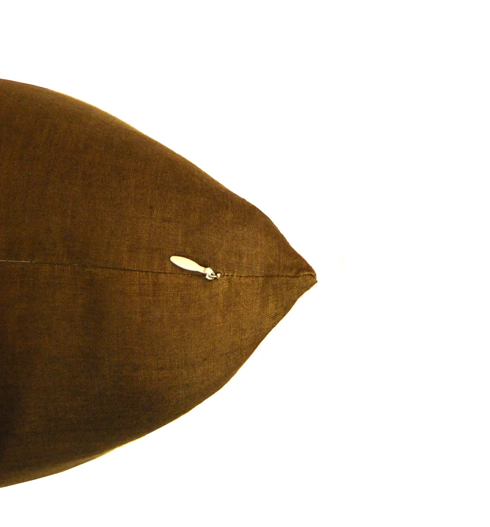 linen zipperbrowndetail.jpg