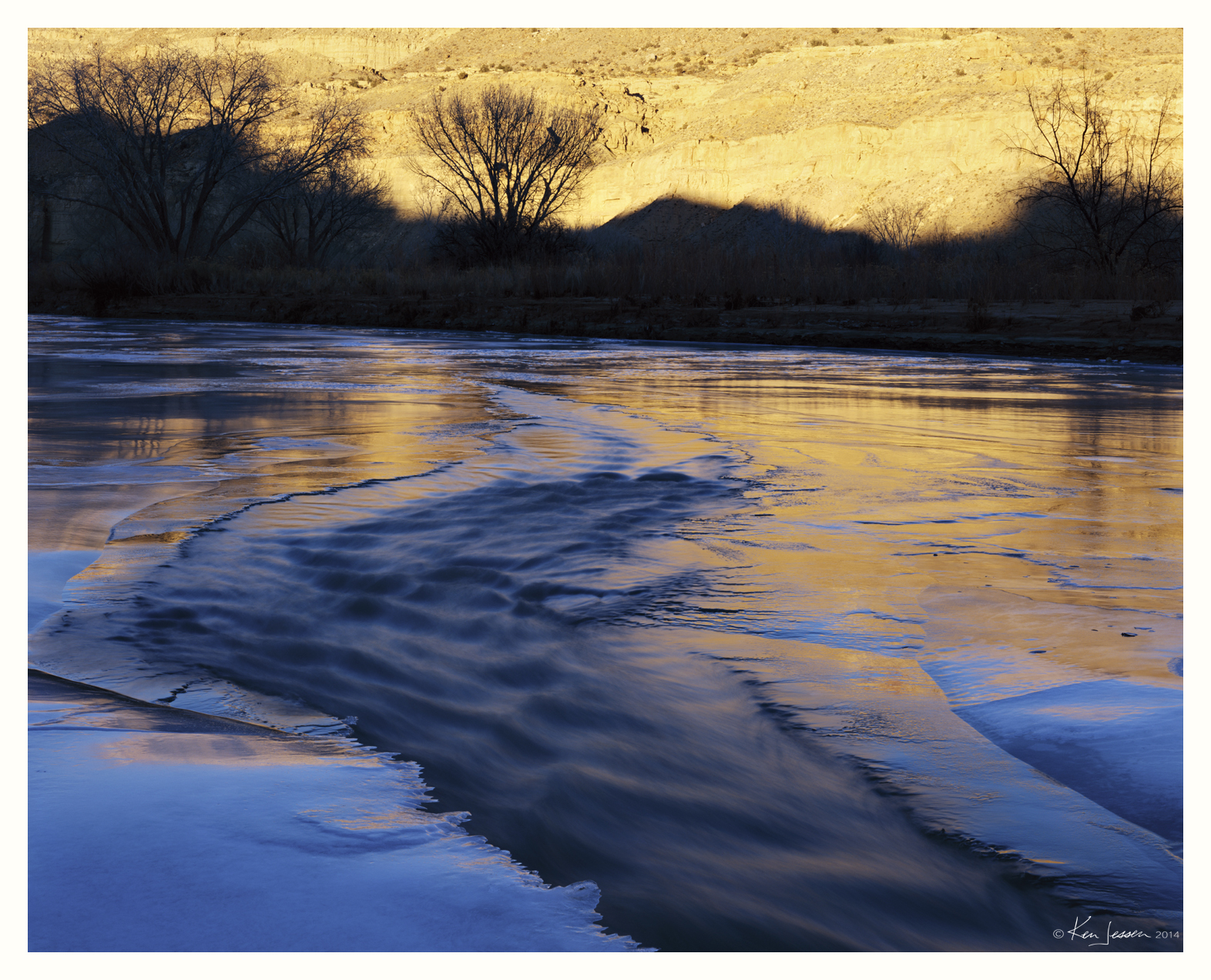 7317-37288-10 Frozen River Gold Light.jpg