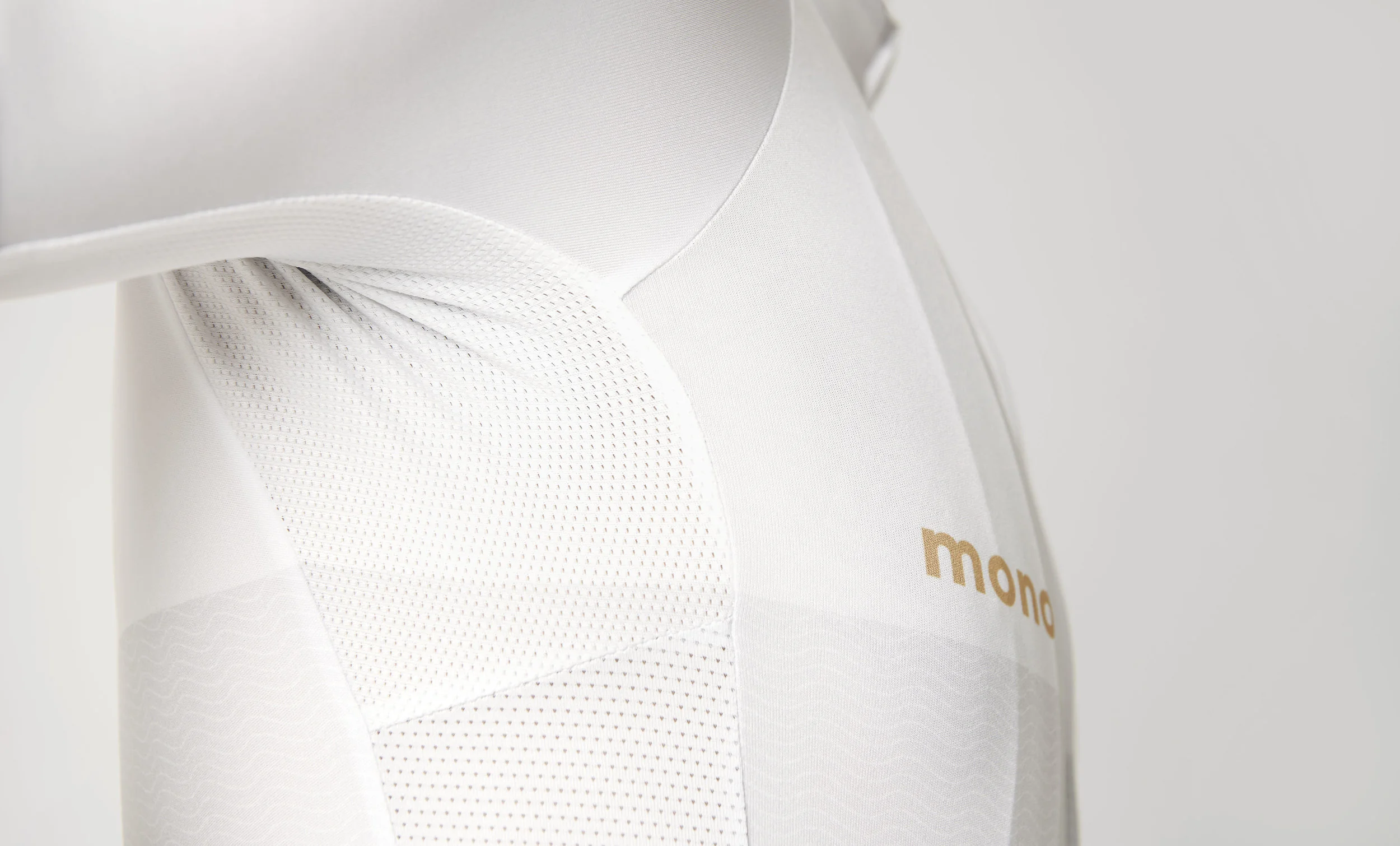 MBS_mono_STUDIO_420.jpg